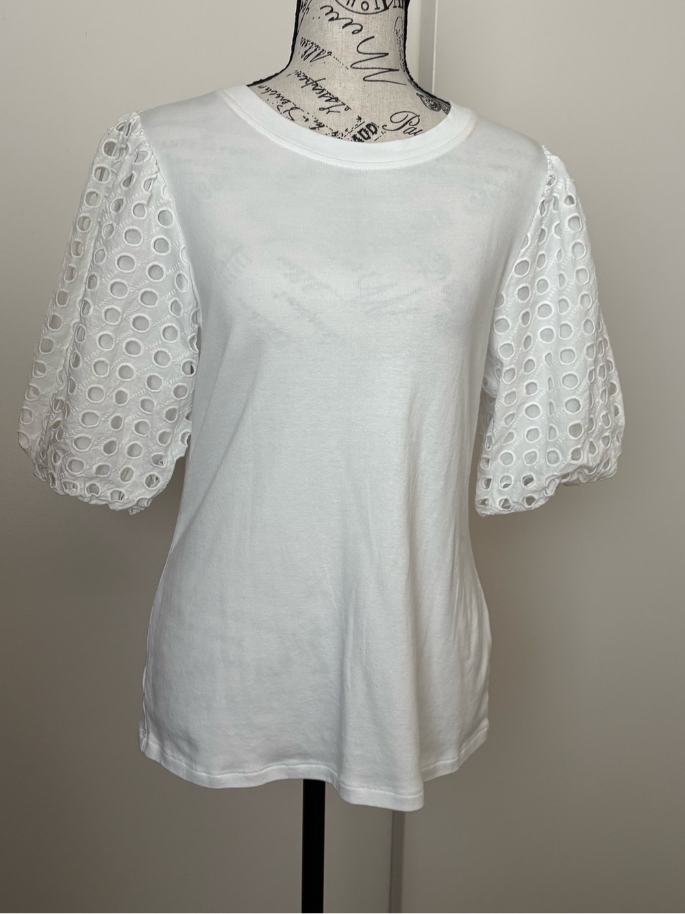 Simply Vera Vera Wang White Eyelet Puff Sleeve Tee